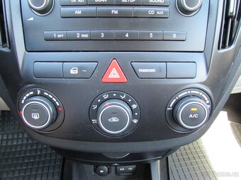 Kia Cee'd 1.4i 80kW kombi, 1.majitel, Serviska - 13