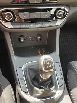 Prodám Hyundai i30 HB 1.5 CVVT, 81 kW, r.v. 2022 - 13