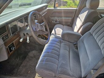 Lincoln Town Car, 1984, V8 - 13