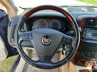 Cadillac SRX 4.6i - 13