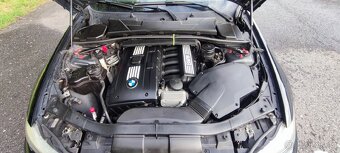 BMW e91 330i top výbava - 13
