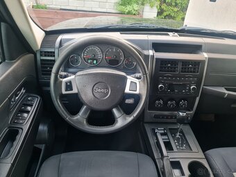 Jeep Cherokee 2.8CRDi 130kW 4x4 BEZ KOROZE - 13