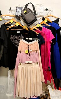 Dámské i pánské oblečení. - 13