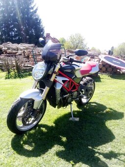 MV Agusta Brutale 910 a Honda CB 1000 super four big one - 13