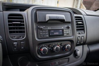 Renault Trafic Minibus - 13