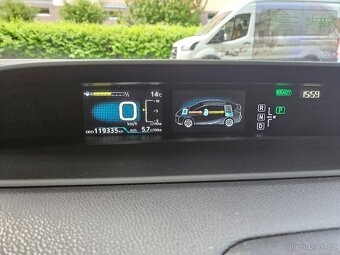 Toyota Prius IV 2016 - 13
