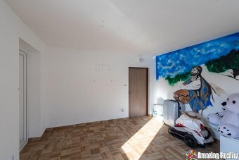 Prodei komerční nemovitosti v obci Zvěstovice. - 13