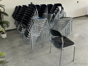 109 kusů Stohovatelné gastro židle. Bistro - 13