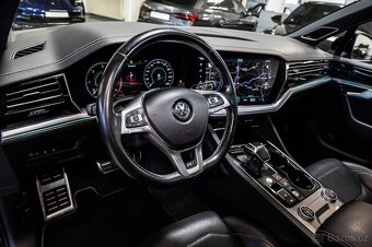 Volkswagen Touareg - 13