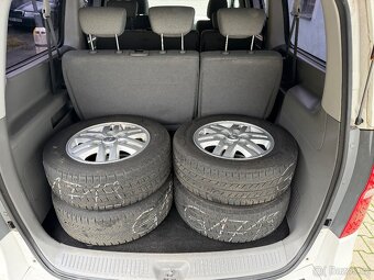 Hyundai H1 Grand Starex 2.5 CRDi 8 míst Automat - 13
