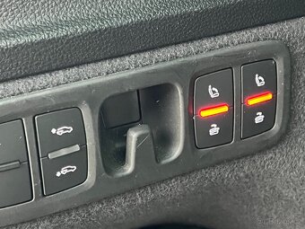 Audi Q7 3.0 TDI 210kw S-line ČR 1.majitel 7 míst - odpočet - 13