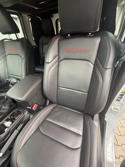 Jeep Wrangler Recon Package 3.6 v6 - 13