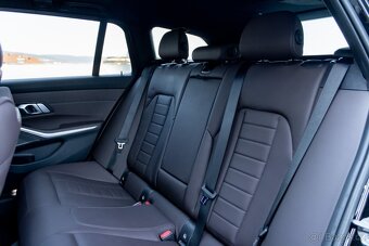 BMW Rad 3 330e/ ODPOČET DPH/ - 13