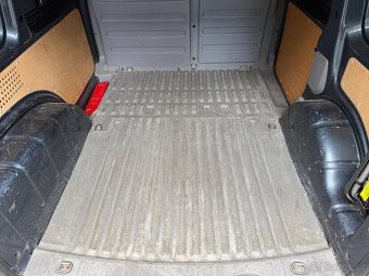 Volkswagen Caddy 2.0SDi • 12/2004 • 51kw • AC • Tažné - 13