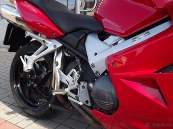 Honda VFR 800 VTEC - 13