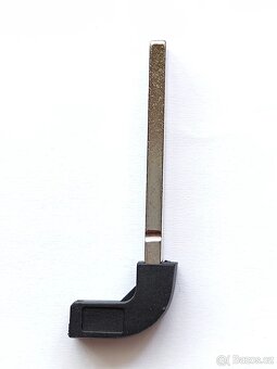 Klíč Škoda Superb Volkswagen Passat B8 + logo. Klíč bez log - 13