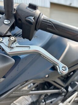 Honda CB125R - 13