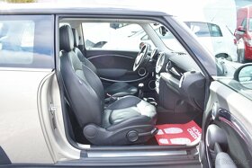 MINI COOPER 1,6 16V,PANORAMA,KŮŽE,VÝH.SEDAČEK,SERVISKA - 13