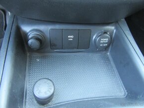 HYUNDAI 4x4 SANTA FE 2.2 CRDi 114kw 2009 nový čr.166 255km. - 13