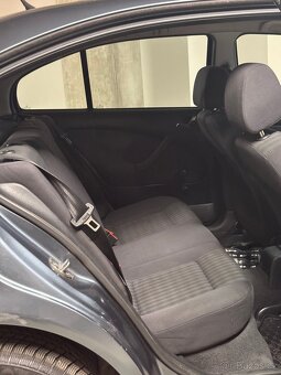 Škoda Octavia Tour 1.6 MPI - 13