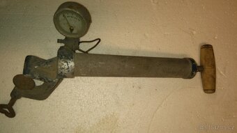 Stará pípa, džberovka, mosazná pumpa - 13