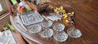 Sada starožitného nádobí z broušeného skla - 13