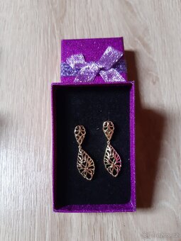 Luxusní visící pozlacené náušnice - 13