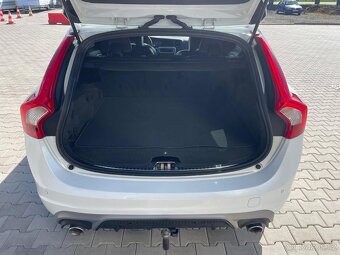 PRODÁNO V60 D6 Plug-in Hybrid 2.4D6 162kw+el. 50kw (212kw) - 13