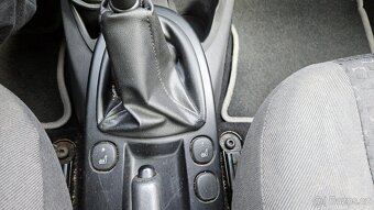 FORD FOCUS 1,6 16V COMFORT - 13