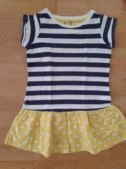 Dívka 4-6 let - Legíny, kalhoty, trička, šaty - 13