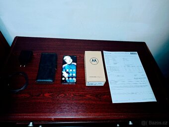 Prodám mobilní telefon Motorola EDGE 30 ultra - 13