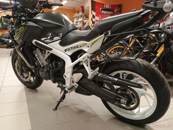 HONDA CB650F TOP STAV 13000KM - 13