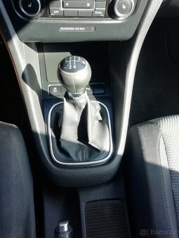 VW Golf 6 kombi 1,6 Tdi 77 kw - 13