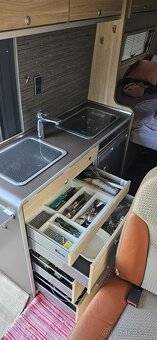 Hymer Yellowstone 630 se zvedací střechou - 13