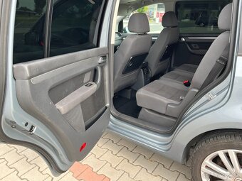 Volkswagen Touran 2.0 TDi 125kw DSG digi klima - 13