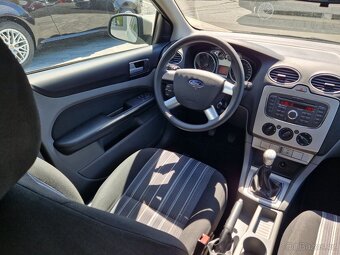 Ford Focus 1,6i 16v Trend - 13