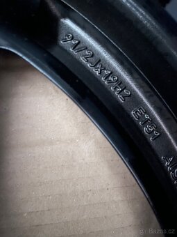 Original Mercedes E r19 AMG w214 s214 a214 pneu 85% - 13