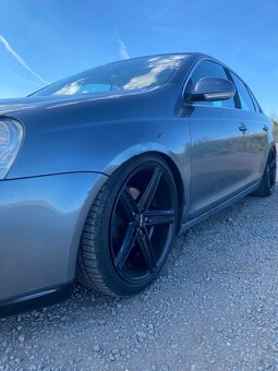 Volkswagen Jetta 1.9tdi 77kw - 13