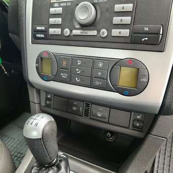 Ford Focus 1.6 74kw,poctivych 171tkm,klima - 13