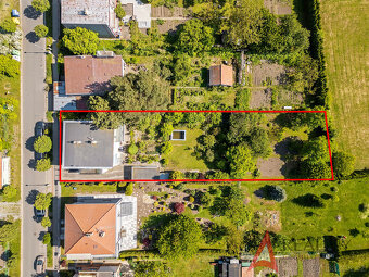 Prodej rodinného domu v Kroměříži s garáží a krásnou zahrado - 13