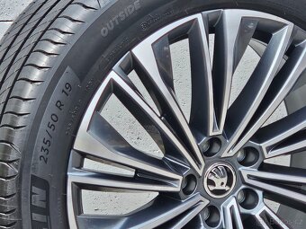 Pěkná, nová orig kola Škoda Kodiaq, Michelin 235/50/19 - 13