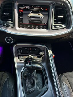 Dodge challenger 5.7 V8 HEMI - 2016 - 13