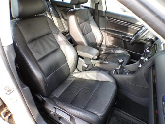 Volkswagen Golf 1,6 TDI KŮŽE,ZIMNÍ KOLA - 13