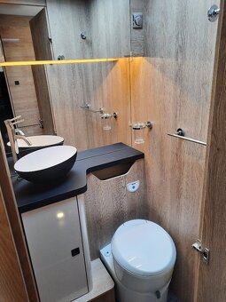 Obytný automobil MOBILVETTA  KEA P67 - 4 místná - 13