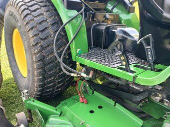 Traktor John Deere 2520 HST - 13