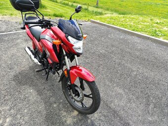 Honda CB 125F - 13