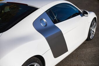 Audi R8 2010 - 13
