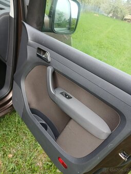 VW CADDY 1,6 BI-FUEL, 7 míst, long verze - 13