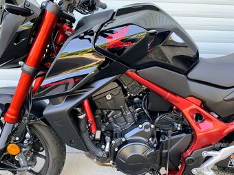 Honda CB 750 Hornet TOP STAV - 13
