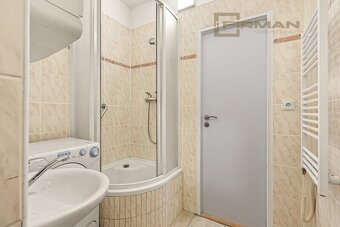 Prodej 1kk po rekonstrukci s nadstandardní lodžií a krásným  - 13